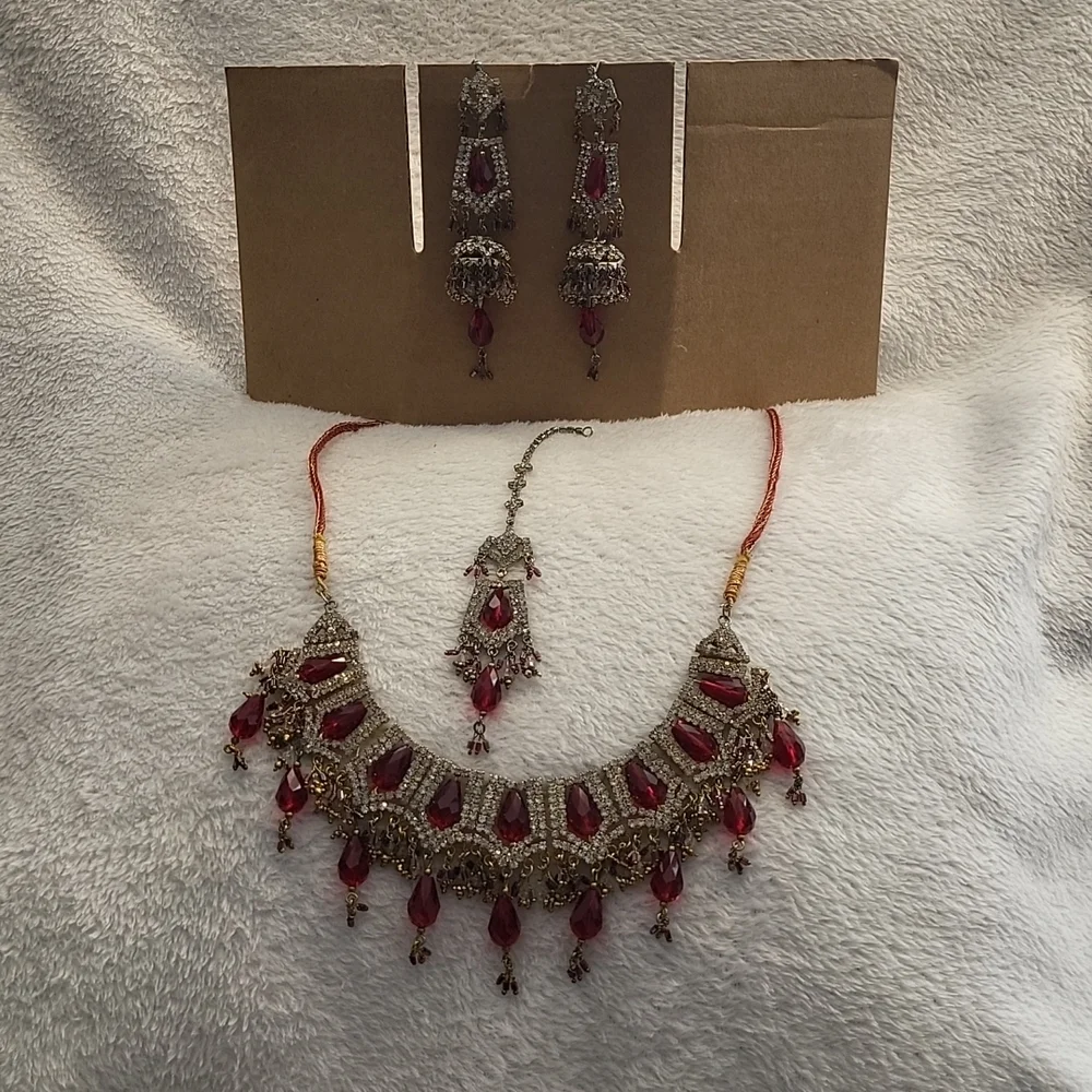 Source Unknown Red and Silver Necklace Set - Picture 8 of 9